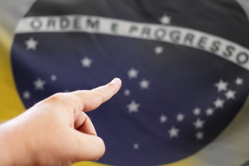 ブラジル国歌の意味は カラオケで歌えるようにカタカナで紹介 ポル語る Com ポルトガル語学習サイト
